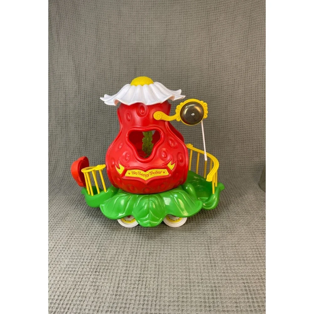 Vintage Strawberry Shortcake Big Berry Trolley 1980s Kenner Doll Vehicle Toy